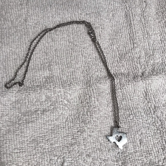 Janes Avery and Kendra Scott necklaces - Picture 2 of 5